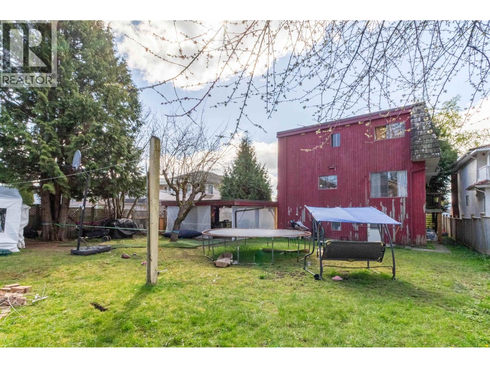 4939 Sidley Street, Burnaby, British Columbia  V5J 1T6 - Photo 5 - R3113442