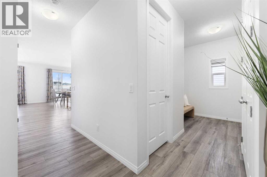 1345 Chinook Gate Green Sw, Airdrie, Alberta  T4B 5J1 - Photo 4 - A2303554