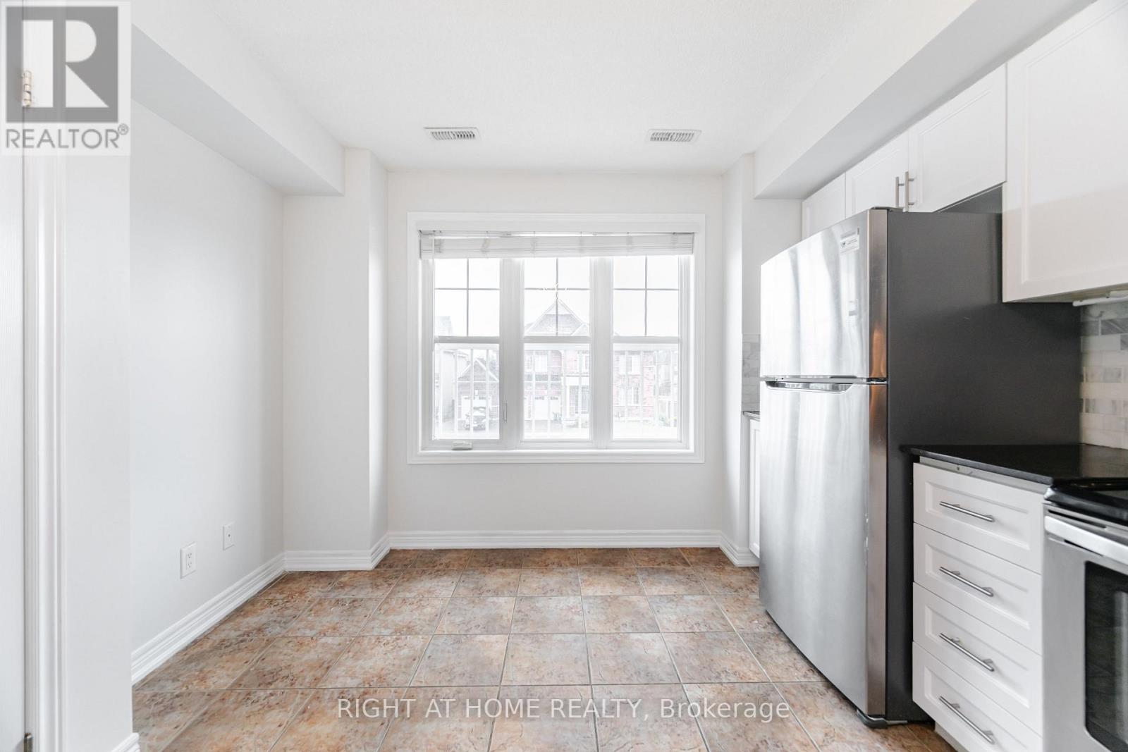 18 - 1380 Costigan Road, Milton, Ontario  L9T 8L2 - Photo 9 - W12994406