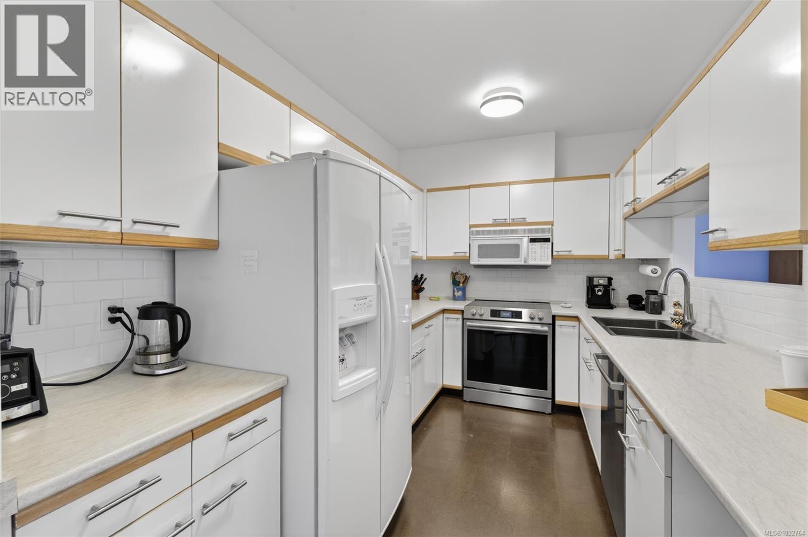 618 50 Songhees Rd, Victoria, British Columbia  V9A 7J4 - Photo 10 - 1032764