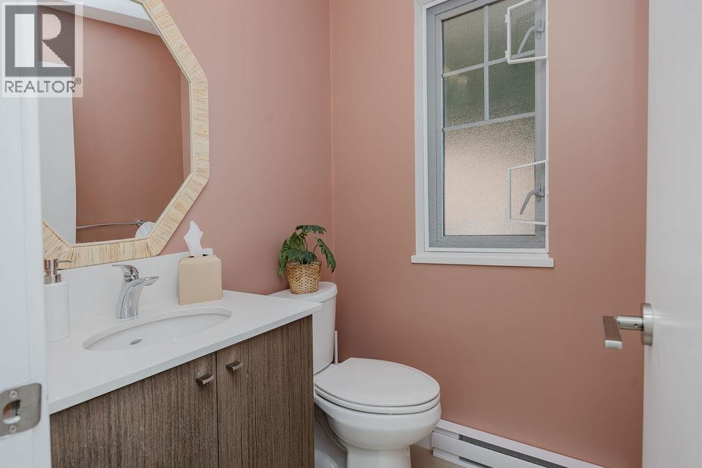 5992 Oldmill Lane, Sechelt, British Columbia  V7Z 0S2 - Photo 12 - R3113408