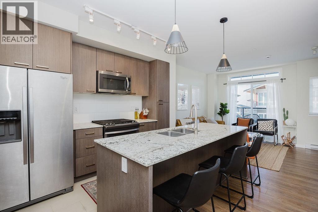 5992 Oldmill Lane, Sechelt, British Columbia  V7Z 0S2 - Photo 6 - R3113408