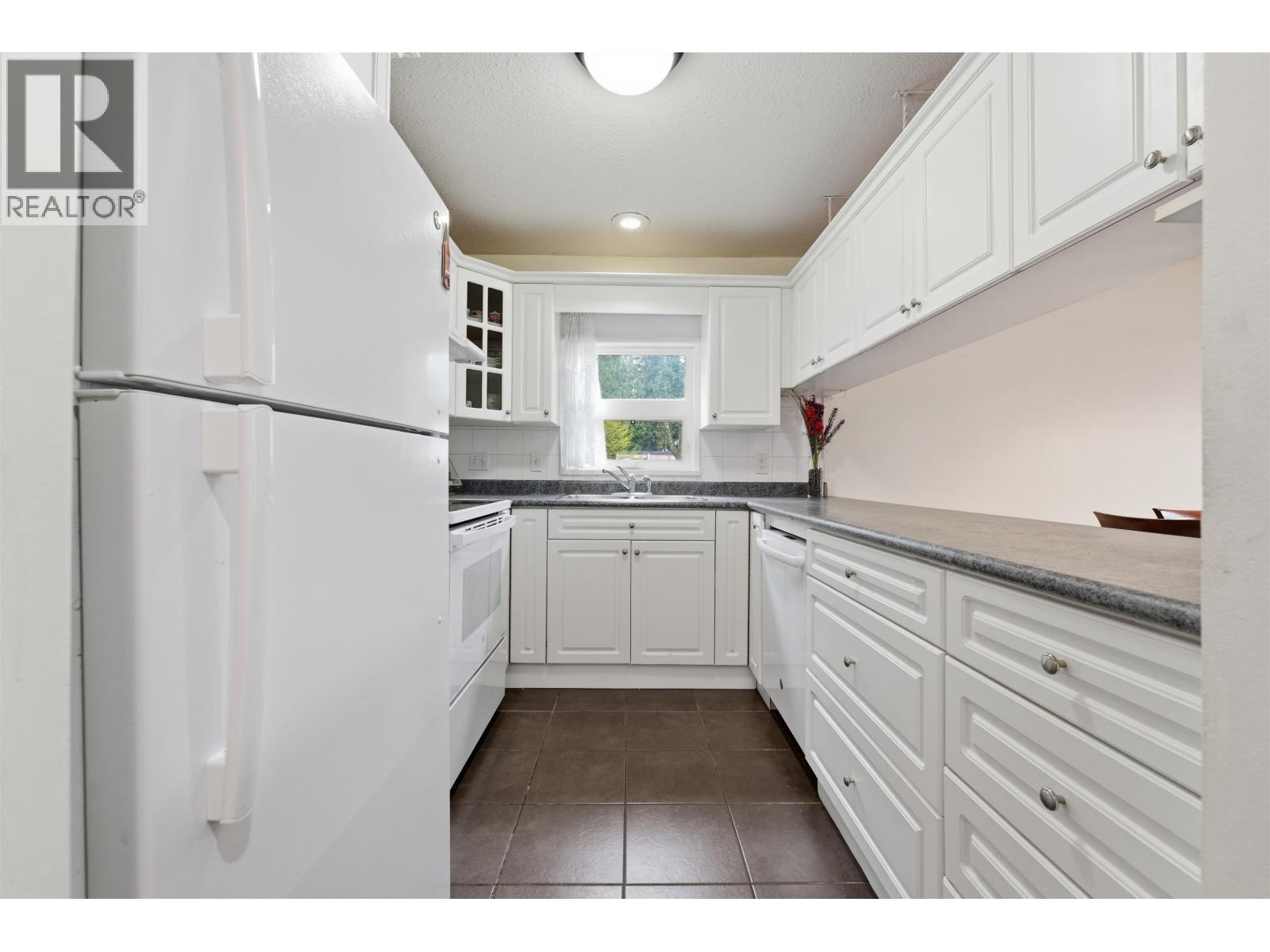 4290 Bridgewater Crescent, Burnaby, British Columbia  V3N 4M7 - Photo 9 - R3113411