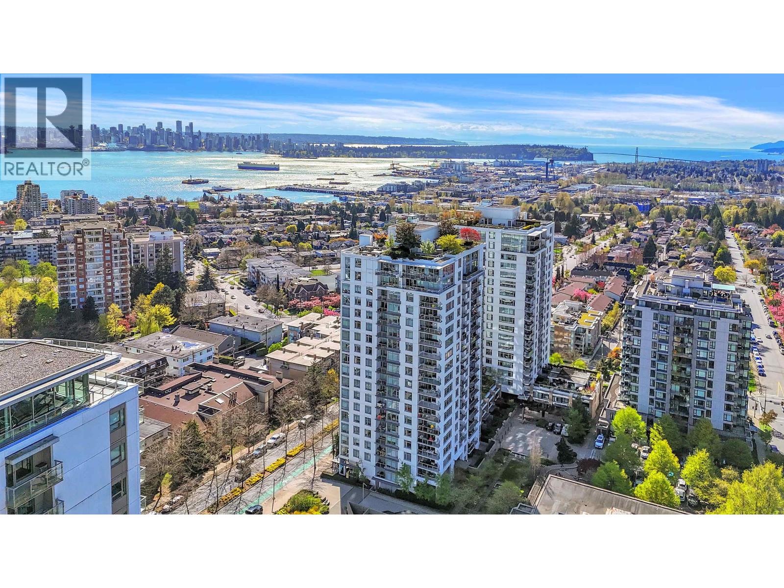 802 158 W 13TH STREET, North Vancouver, British Columbia