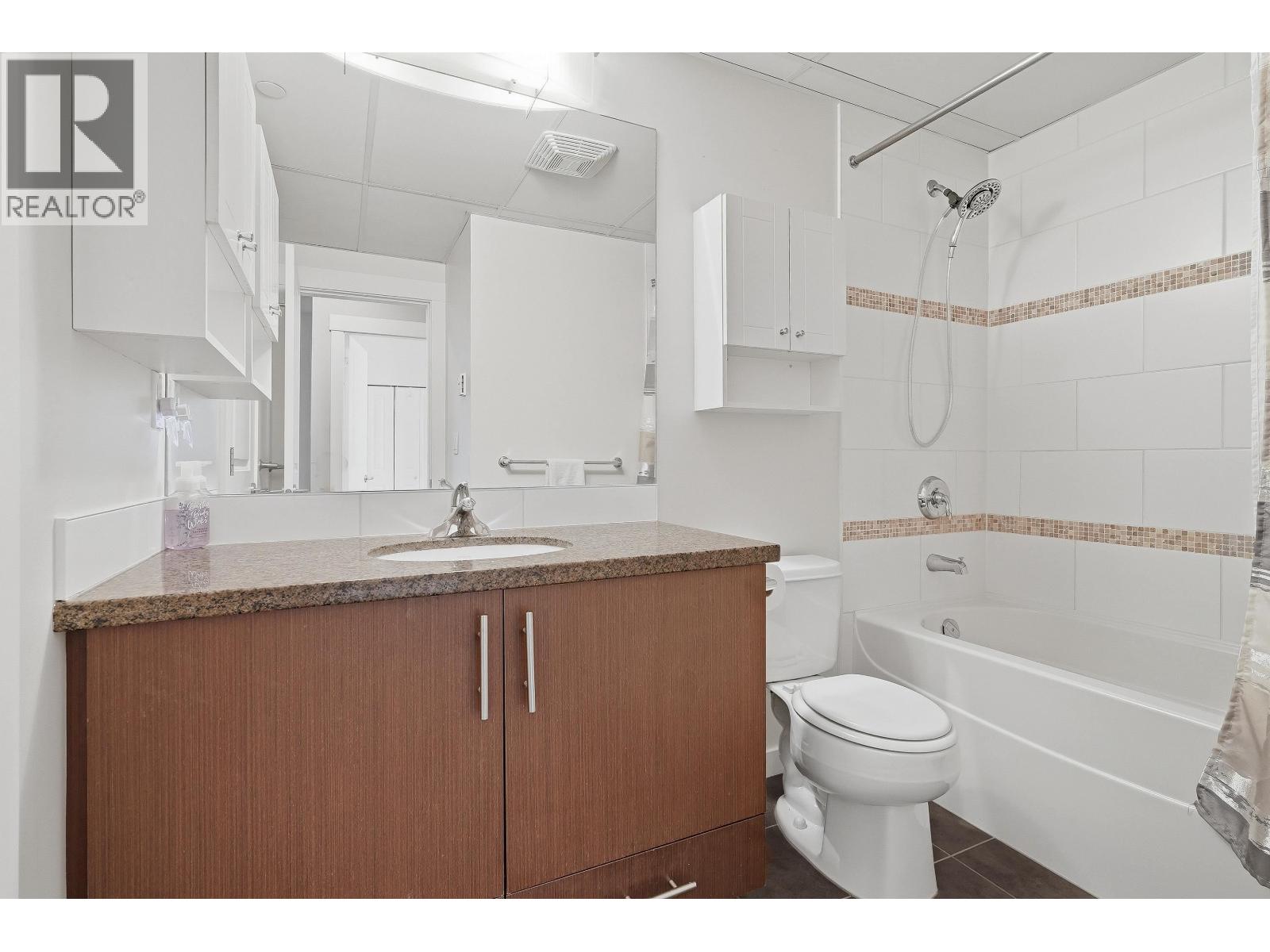 210 6077 London Road, Richmond, British Columbia  V7E 0A7 - Photo 13 - R3113452