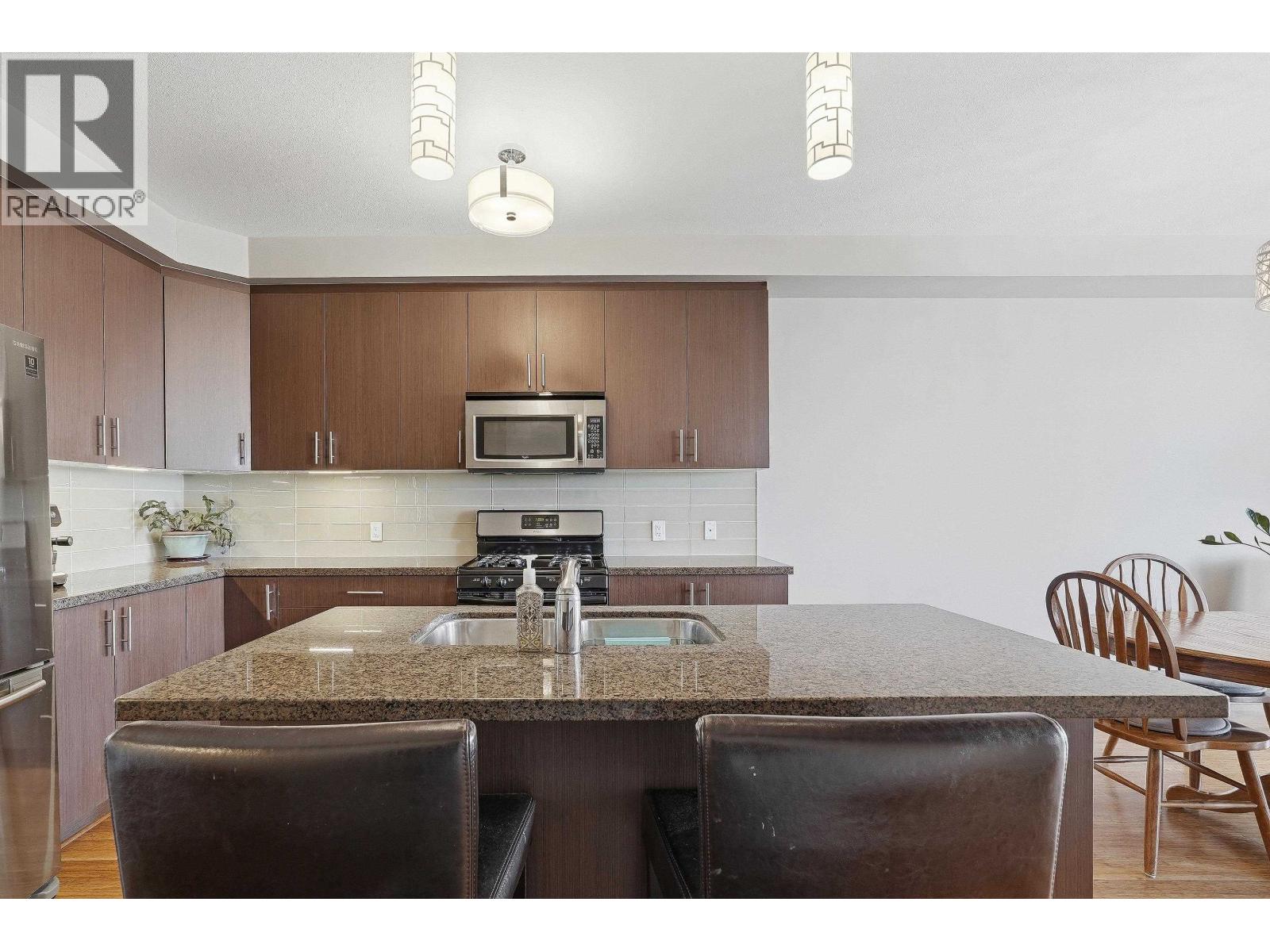 210 6077 London Road, Richmond, British Columbia  V7E 0A7 - Photo 4 - R3113452