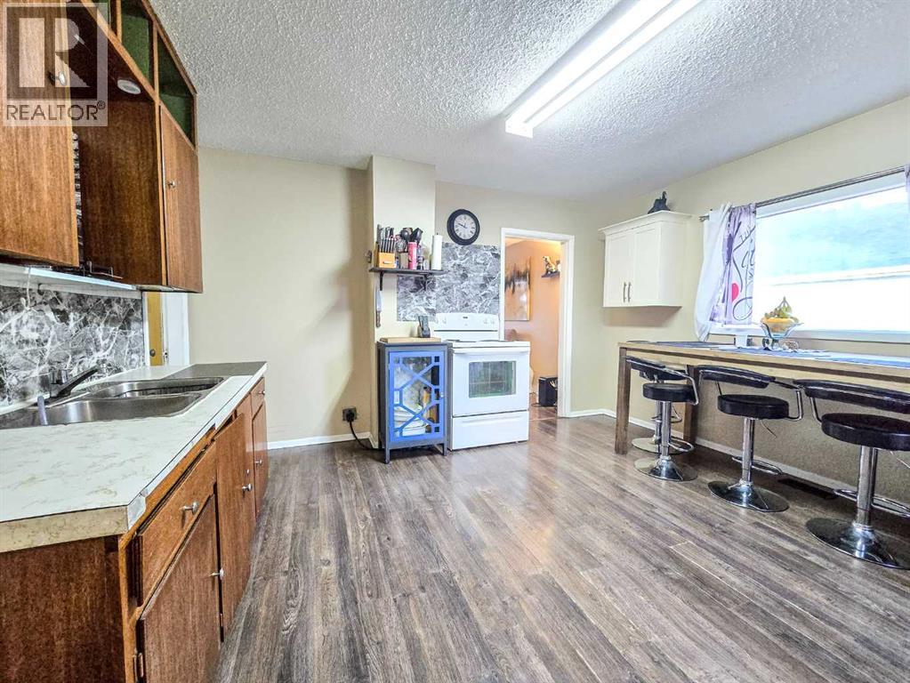 7070 18 Avenue, Coleman, Alberta  T0K 0M0 - Photo 7 - A2286590