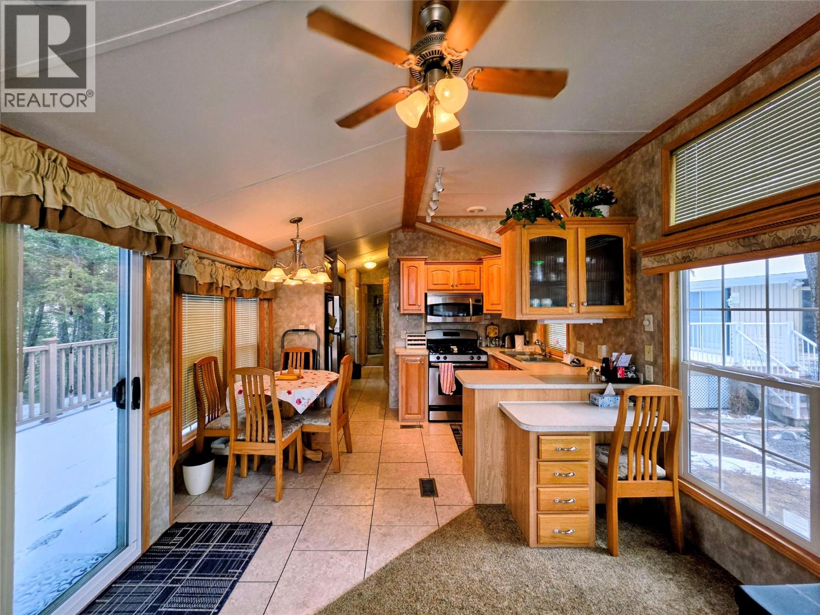 4856 Lynx Drive, Radium Hot Springs, British Columbia  V0A 1M0 - Photo 6 - 10379097