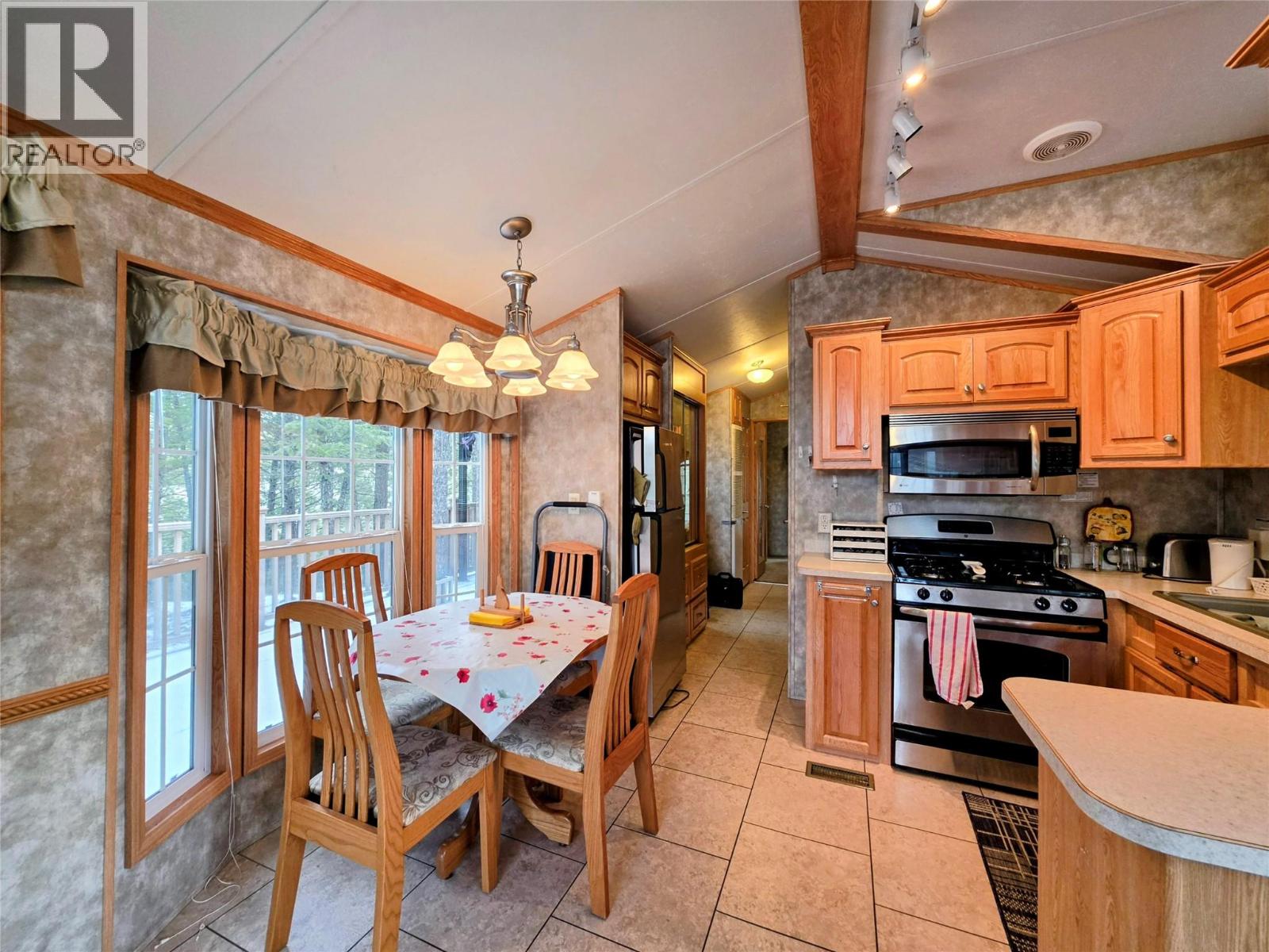 4856 Lynx Drive, Radium Hot Springs, British Columbia  V0A 1M0 - Photo 8 - 10379097