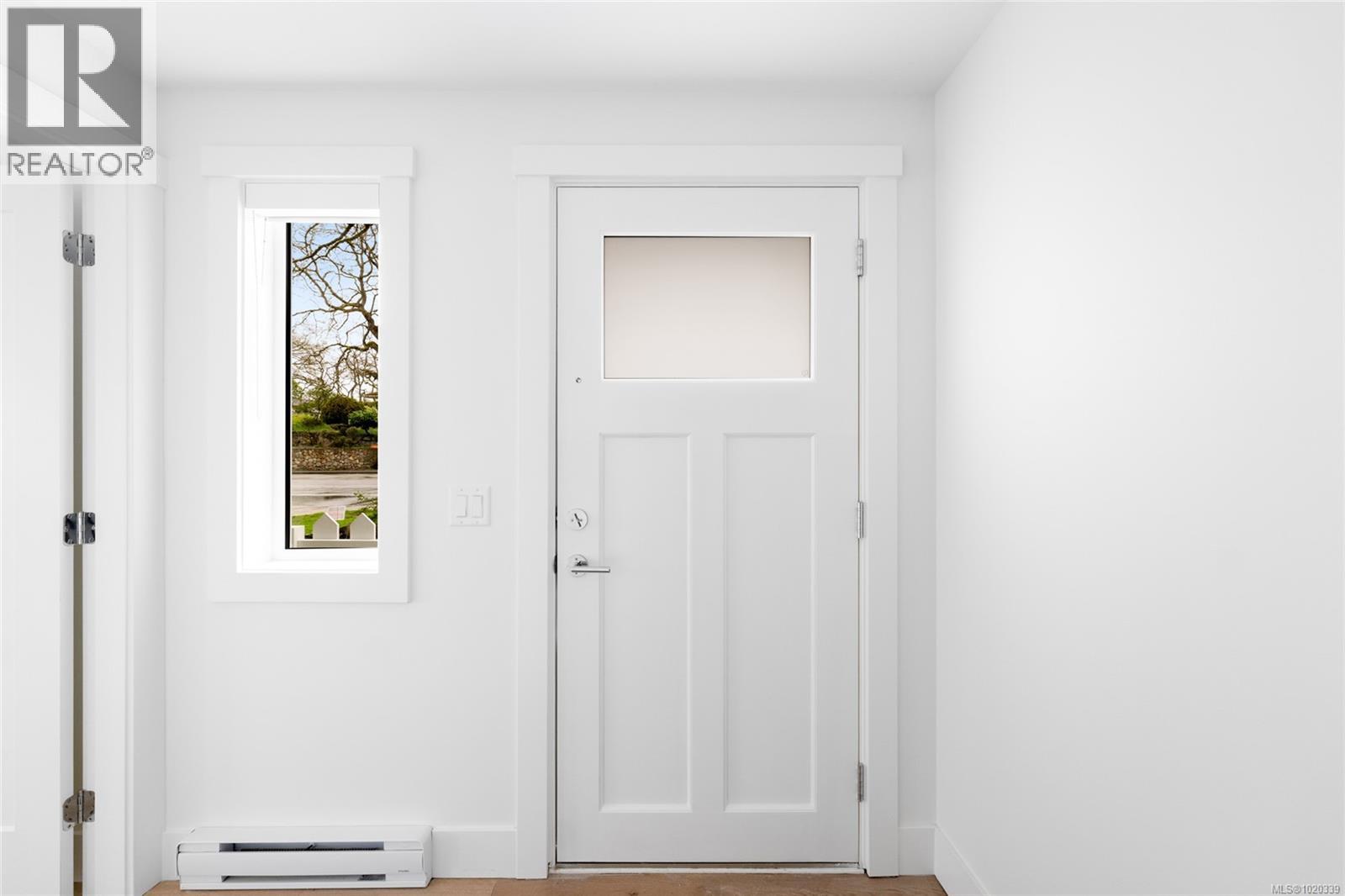 8 2536 Shelbourne St, Victoria, British Columbia  V8R 4L5 - Photo 6 - 1020339