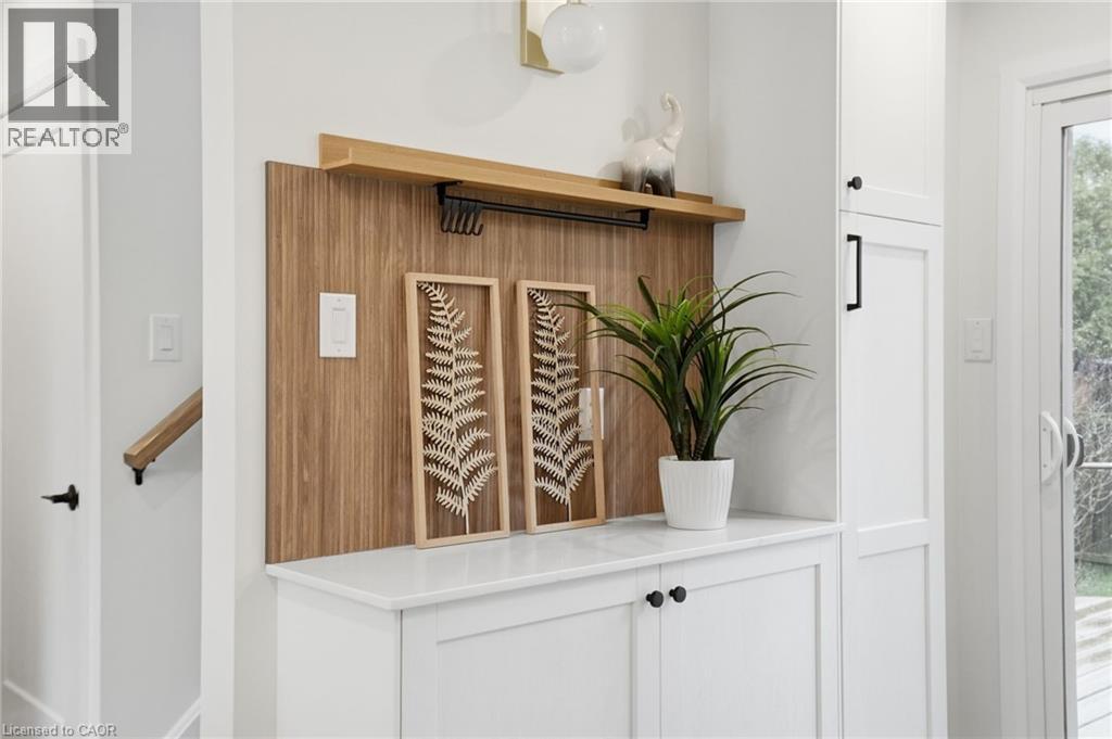 8 Chudleigh Street, Waterdown, Ontario  L9H 7E4 - Photo 12 - 40822531