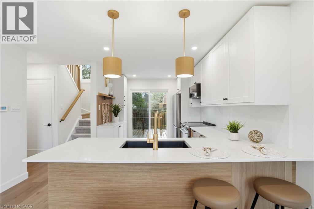 8 Chudleigh Street, Waterdown, Ontario  L9H 7E4 - Photo 8 - 40822531