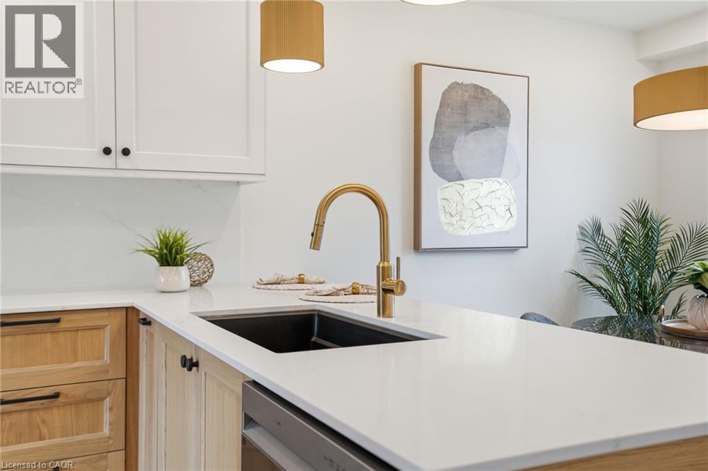 8 Chudleigh Street, Waterdown, Ontario  L9H 7E4 - Photo 10 - 40822531