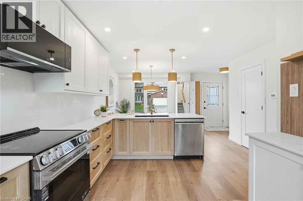 8 Chudleigh Street, Waterdown, Ontario  L9H 7E4 - Photo 13 - 40822531