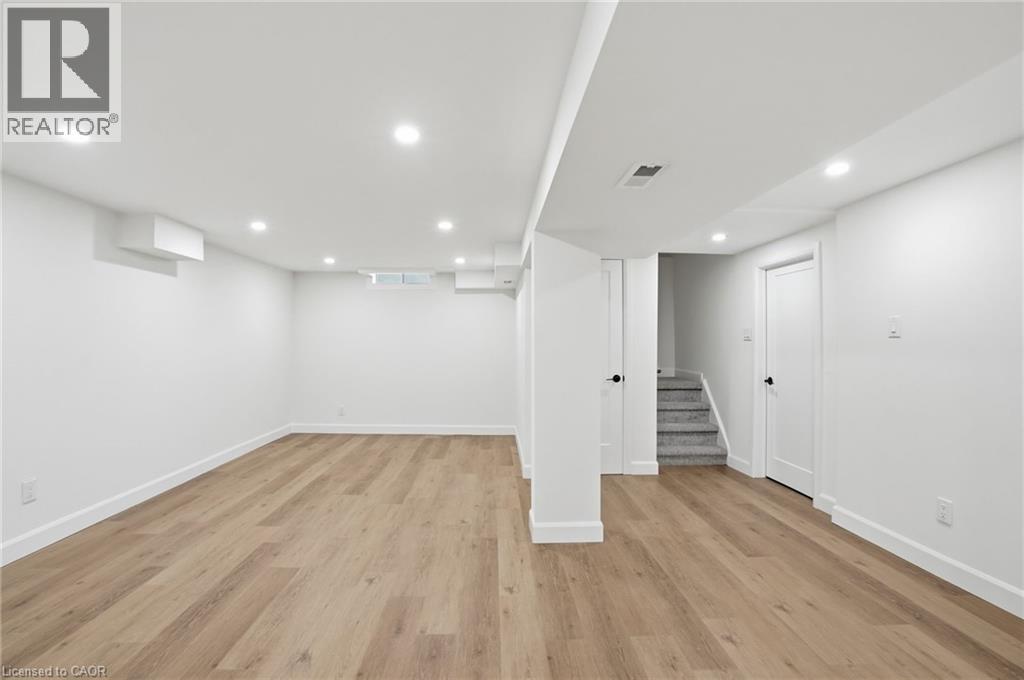 8 Chudleigh Street, Waterdown, Ontario  L9H 7E4 - Photo 33 - 40822531