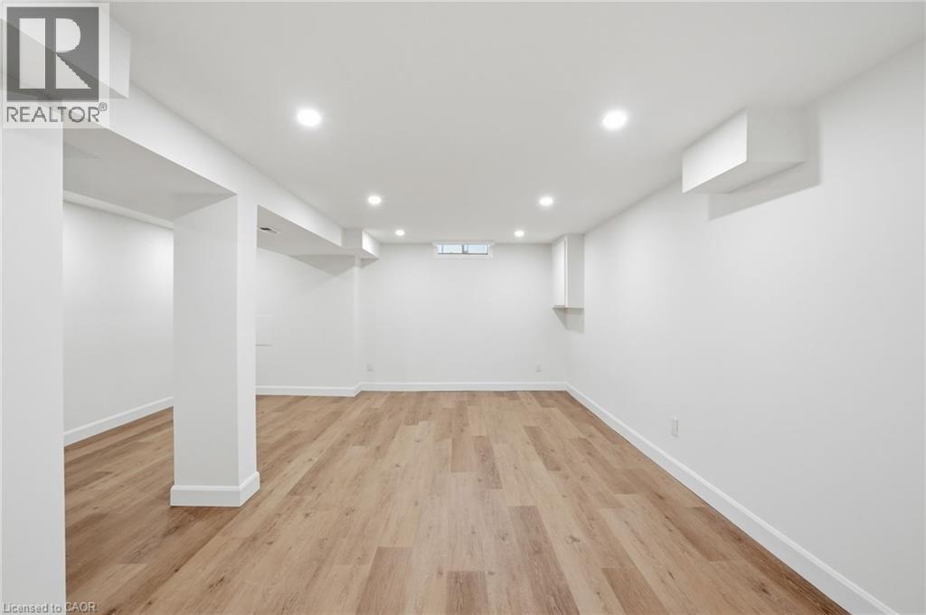 8 Chudleigh Street, Waterdown, Ontario  L9H 7E4 - Photo 34 - 40822531