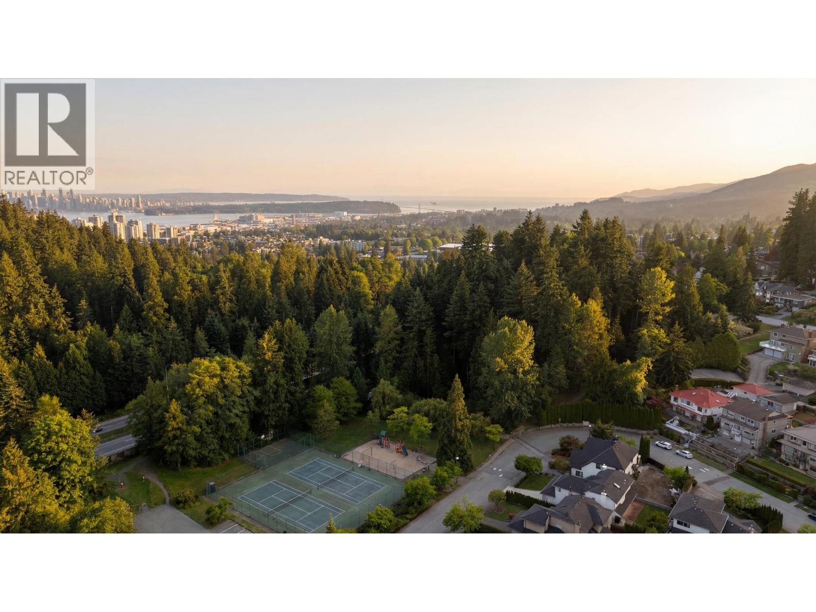 547 Tempe Crescent, North Vancouver, British Columbia  V7N 1E7 - Photo 27 - R3113414