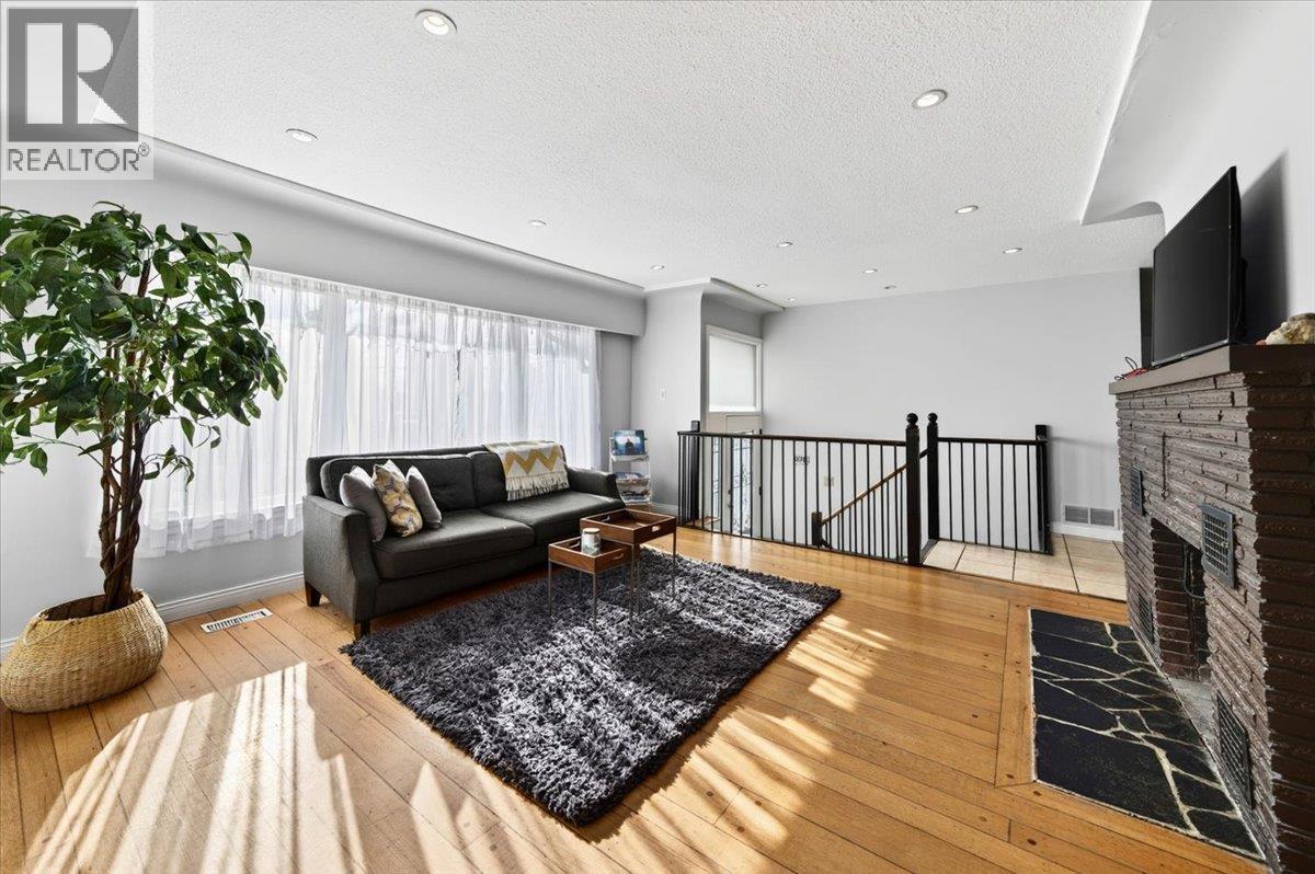 11851 221 Street, Maple Ridge, British Columbia  V2X 5S4 - Photo 11 - R3113422