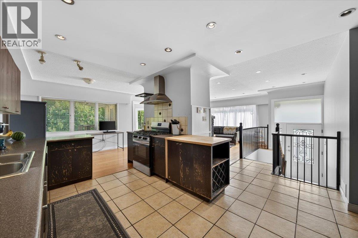 11851 221 Street, Maple Ridge, British Columbia  V2X 5S4 - Photo 22 - R3113422