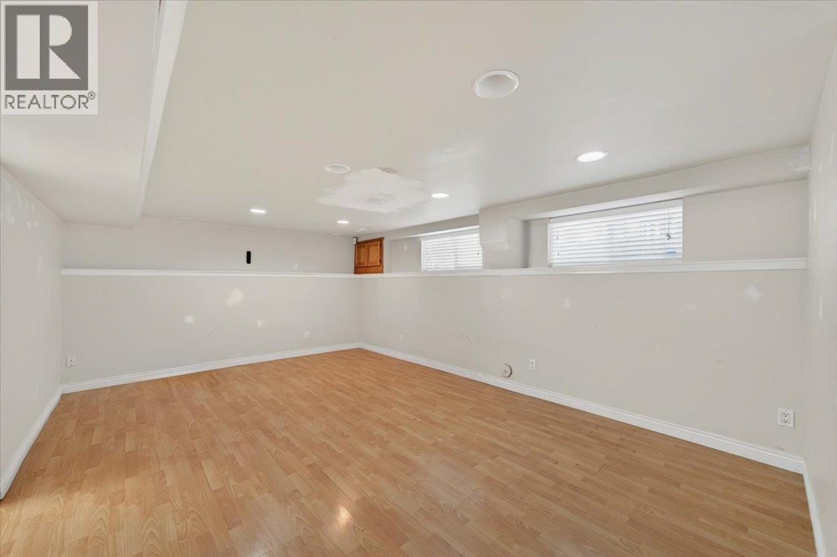 11851 221 Street, Maple Ridge, British Columbia  V2X 5S4 - Photo 29 - R3113422