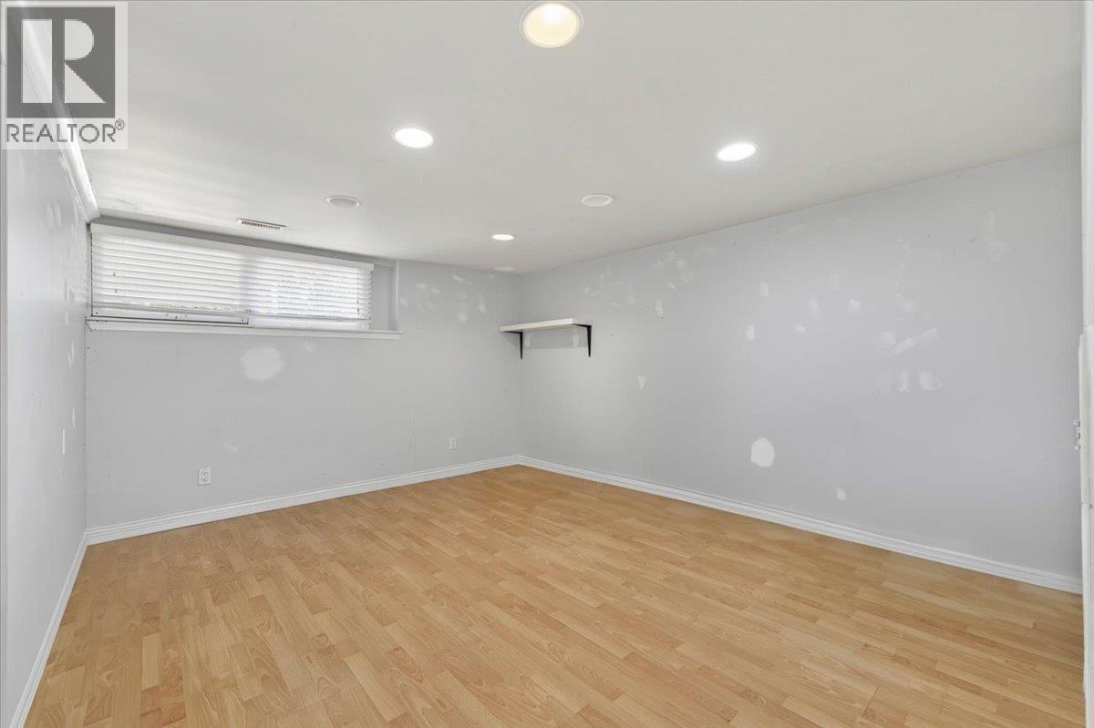 11851 221 Street, Maple Ridge, British Columbia  V2X 5S4 - Photo 30 - R3113422