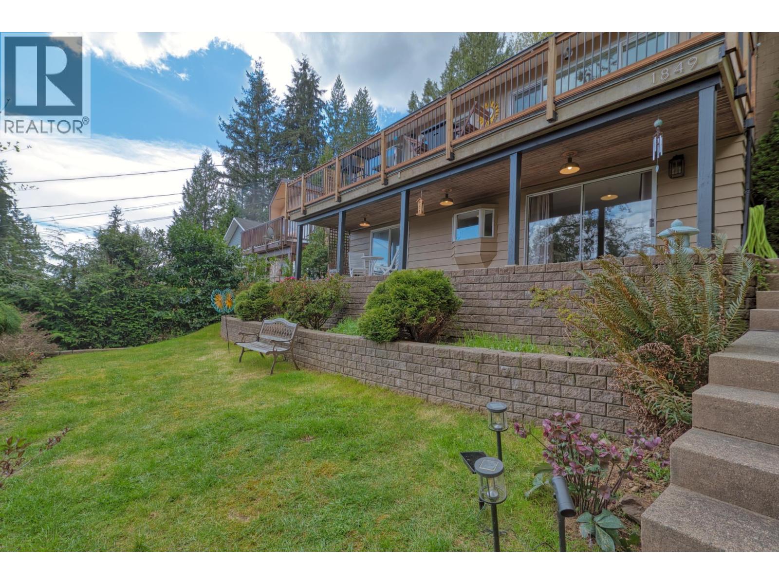 1849 NORTH ROAD, Gibsons, British Columbia
