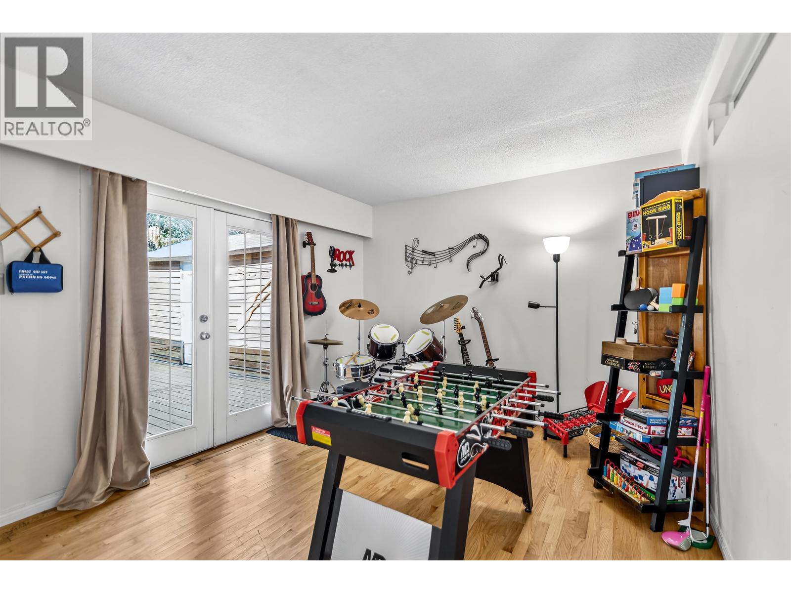 1849 North Road, Gibsons, British Columbia  V0N 1V1 - Photo 18 - R3113426