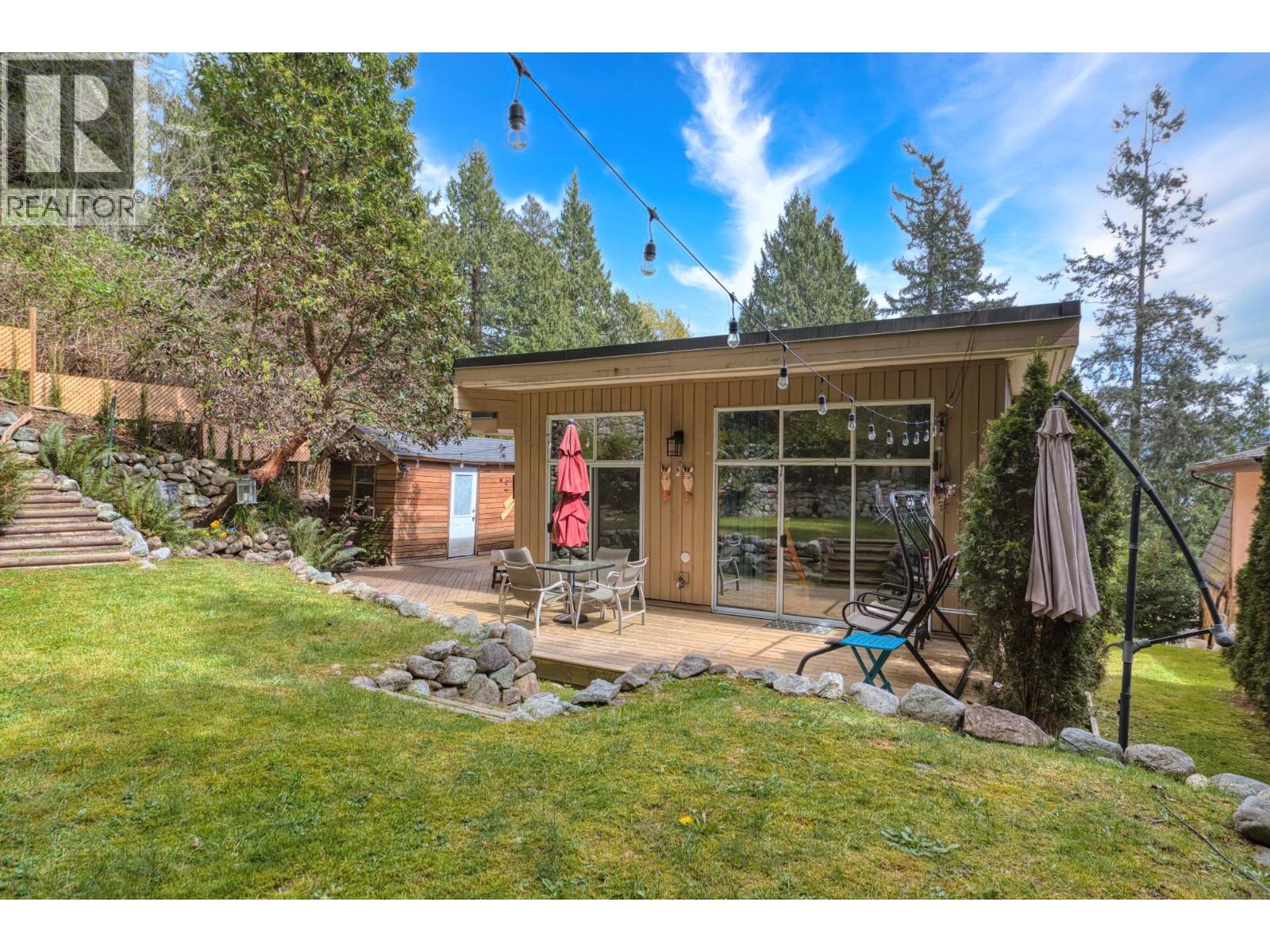 1849 North Road, Gibsons, British Columbia  V0N 1V1 - Photo 32 - R3113426