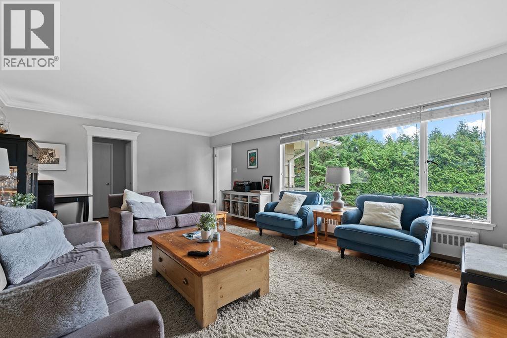 3955 Highland Boulevard, North Vancouver, British Columbia  V7R 2Y7 - Photo 9 - R3113458