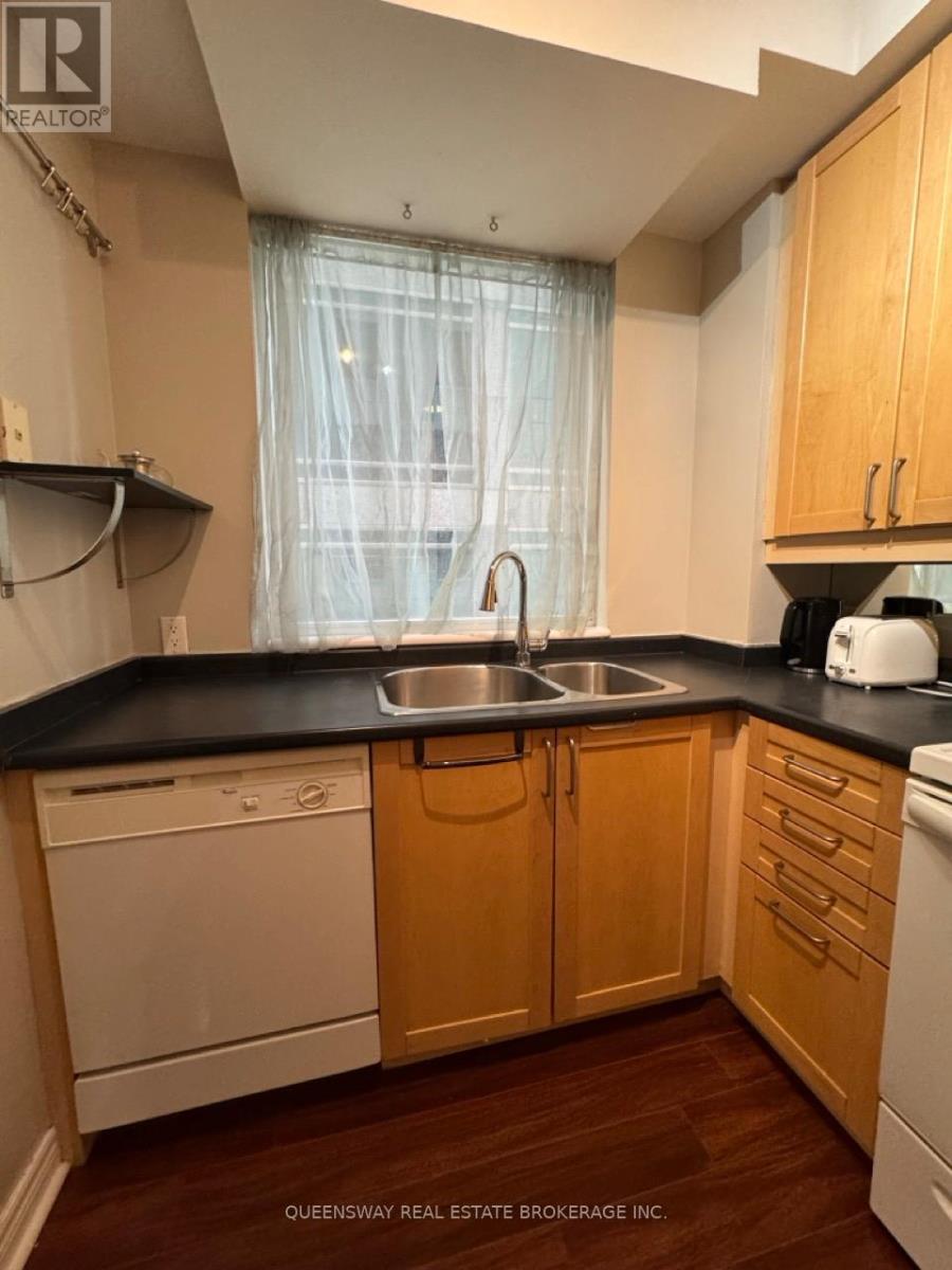 702 - 55 Bloor Street E, Toronto, Ontario  M4W 3W6 - Photo 11 - C13021506