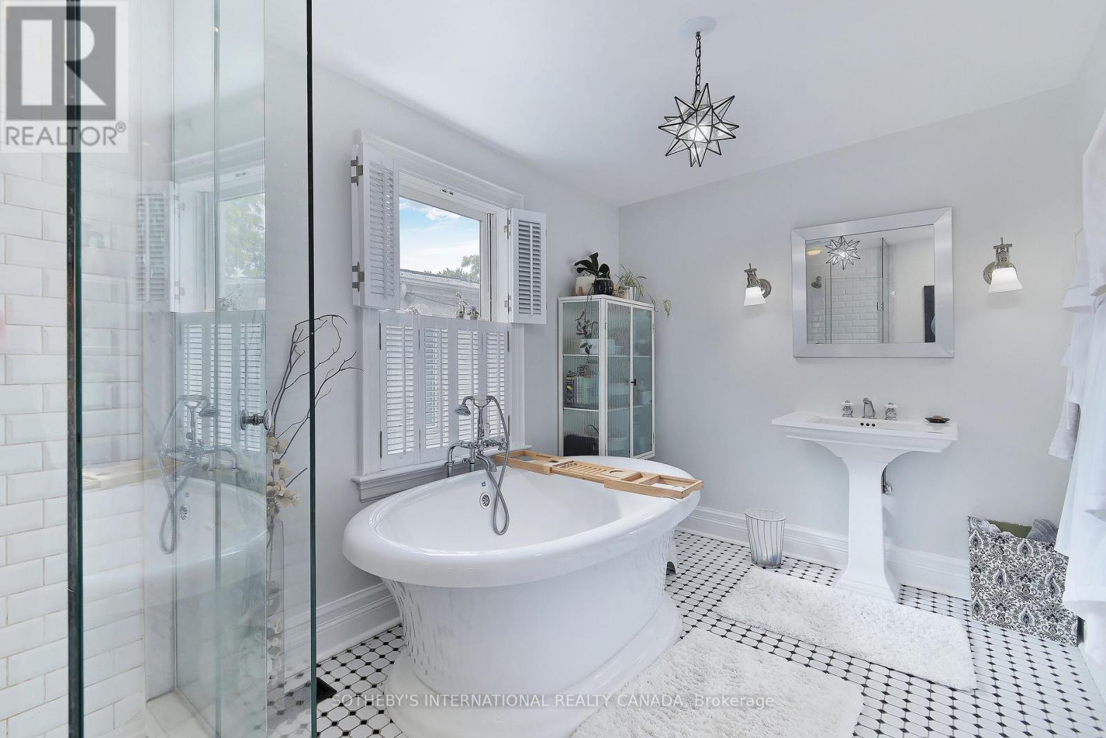 422 Sackville Street, Toronto, Ontario  M4X 1S9 - Photo 23 - C13021512