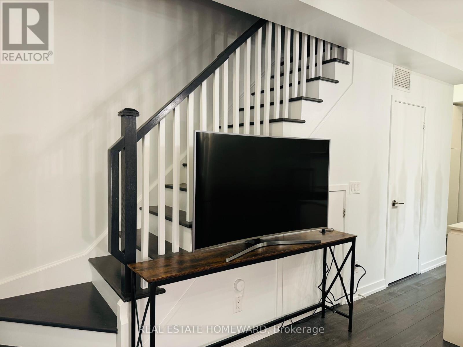 17 St. Bartholomew Street, Toronto (Regent Park), Ontario  M5A 0A3 - Photo 6 - C13021518