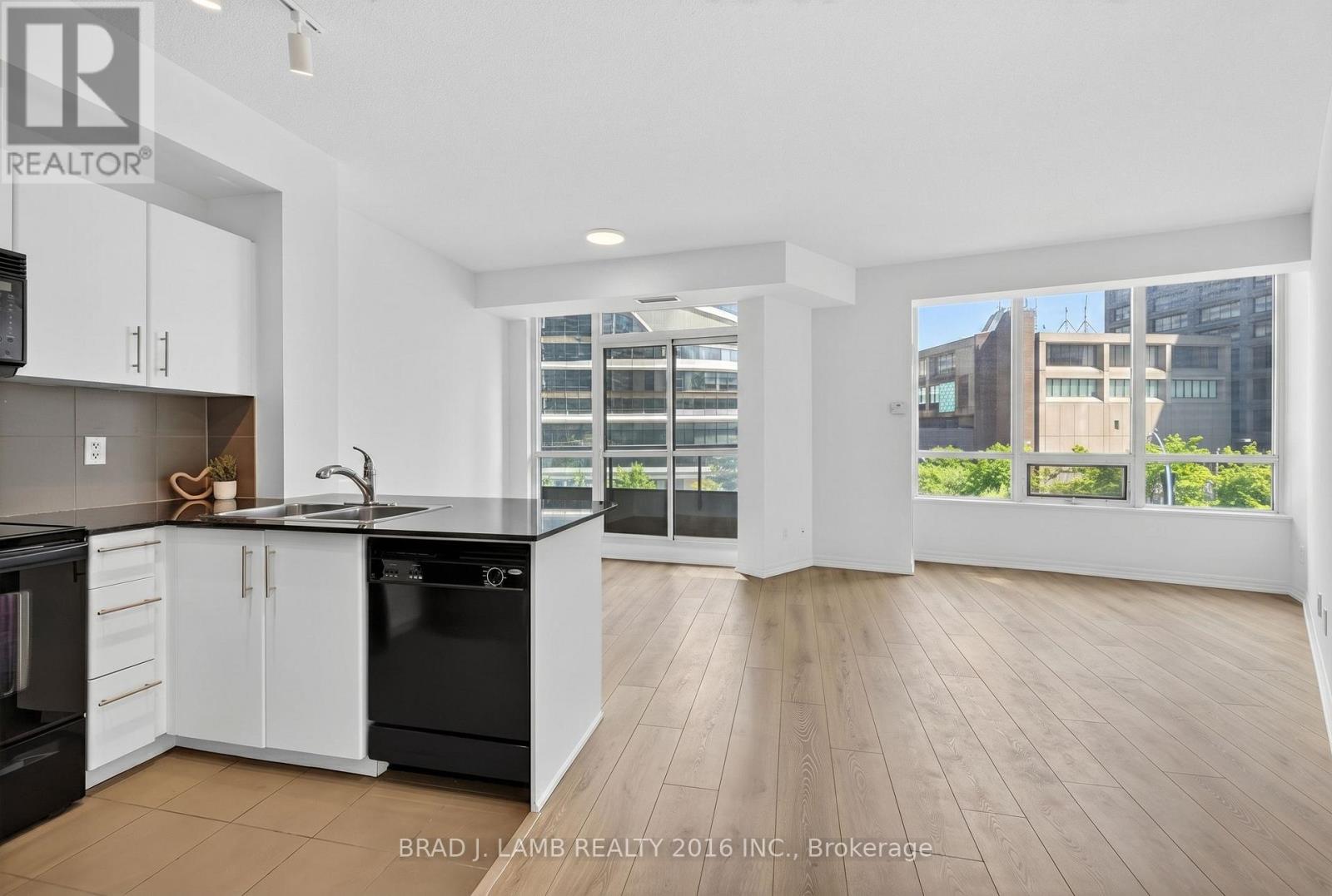 310 - 16 Yonge Street, Toronto (Waterfront Communities), Ontario  M5E 2A1 - Photo 2 - C13021588