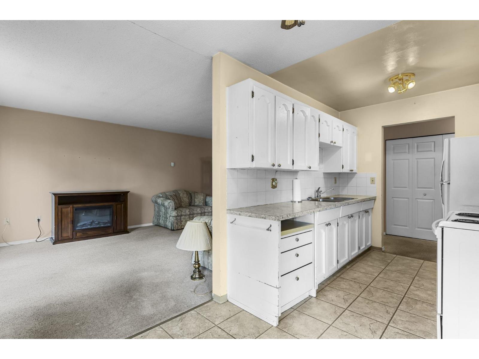 311 32175 Old Yale Road, Abbotsford, British Columbia  V2T 2C8 - Photo 12 - R3113517