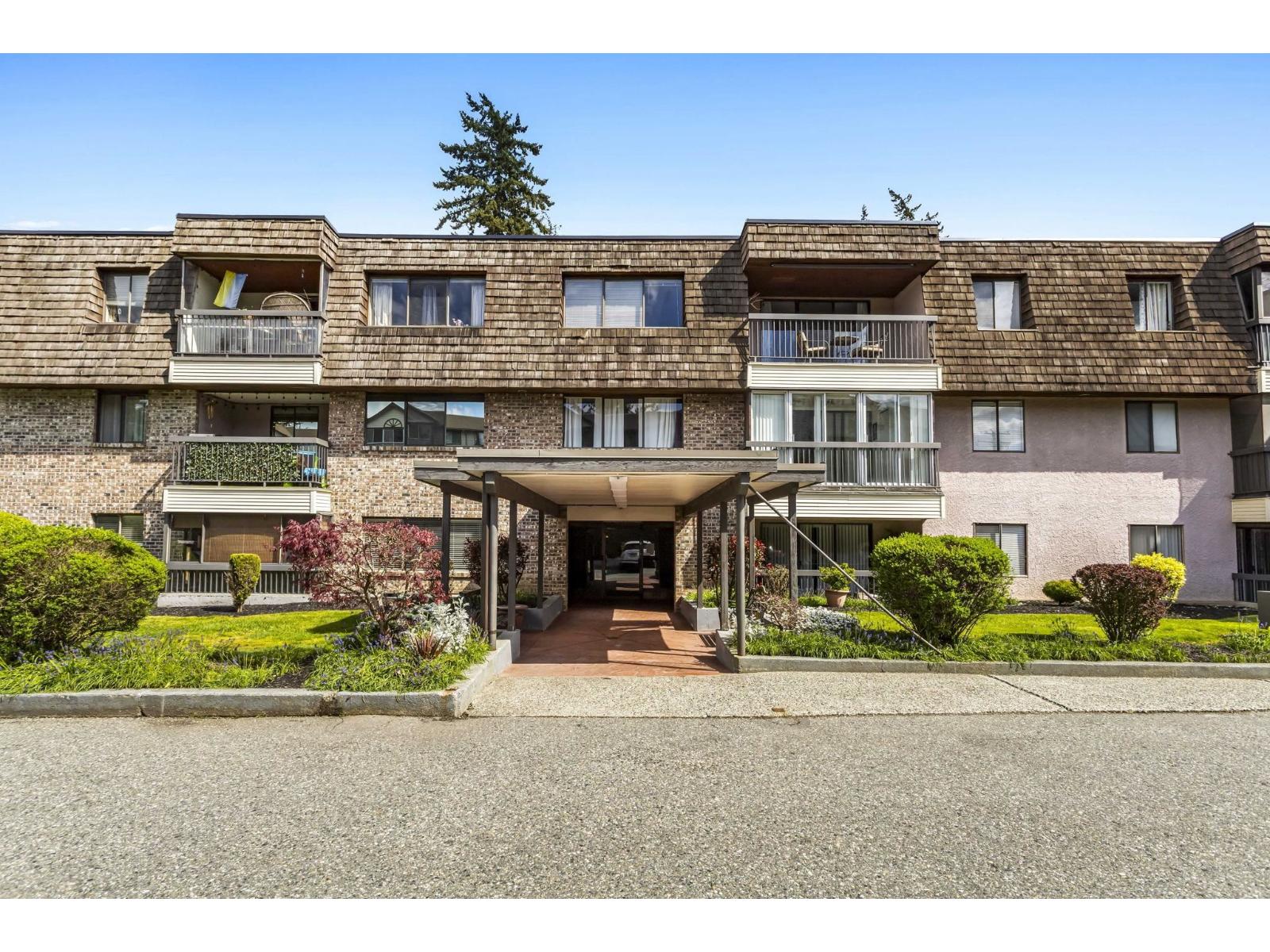 311 32175 Old Yale Road, Abbotsford, British Columbia  V2T 2C8 - Photo 2 - R3113517