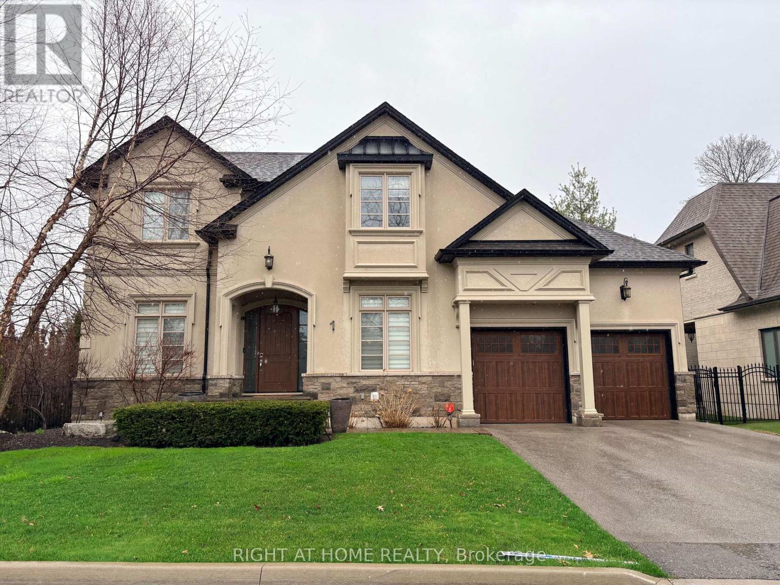 1 - 456 LAKESHORE ROAD W, Oakville, Ontario