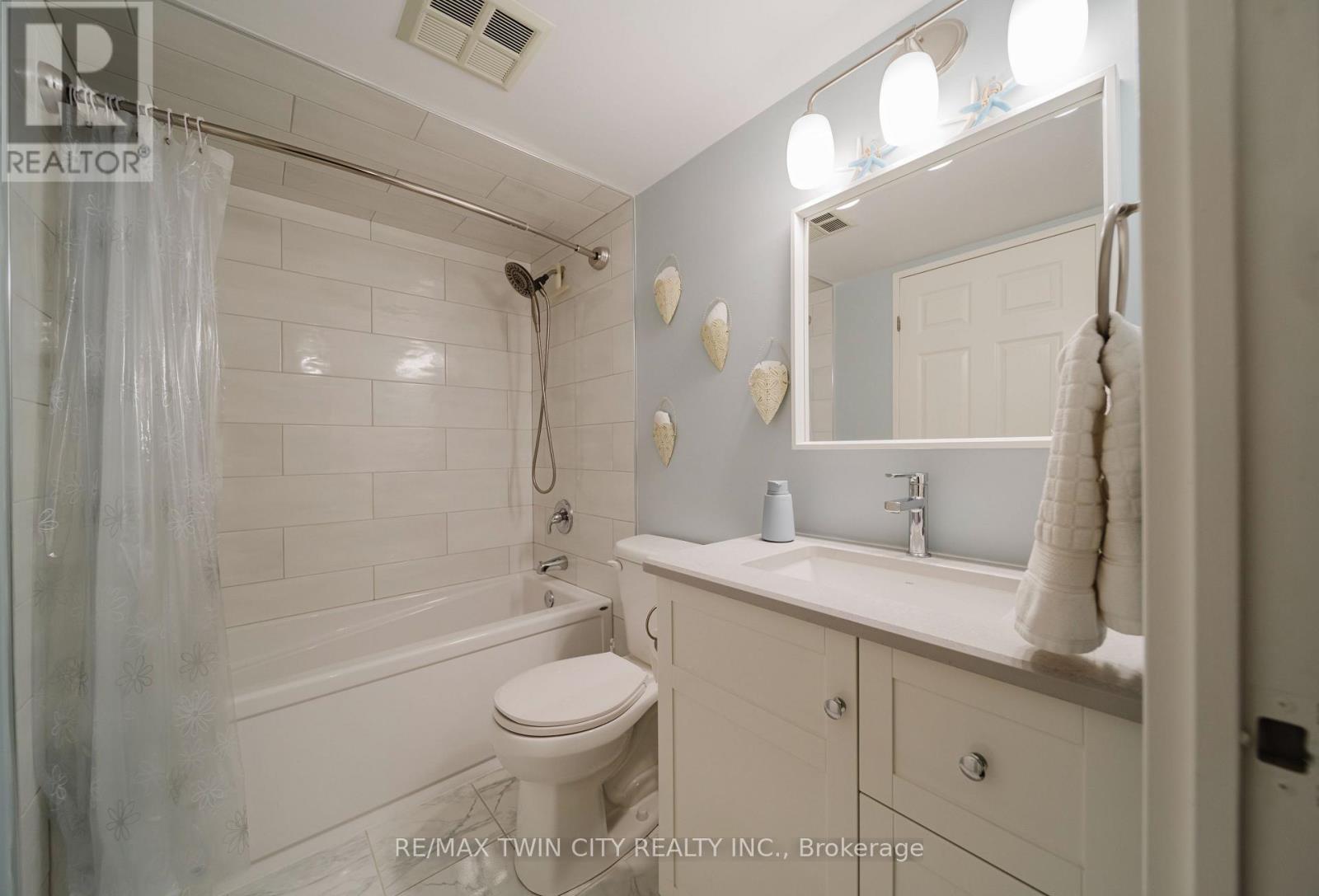 705 - 265 Westcourt Place, Waterloo, Ontario  N2L 6E4 - Photo 25 - X12877254