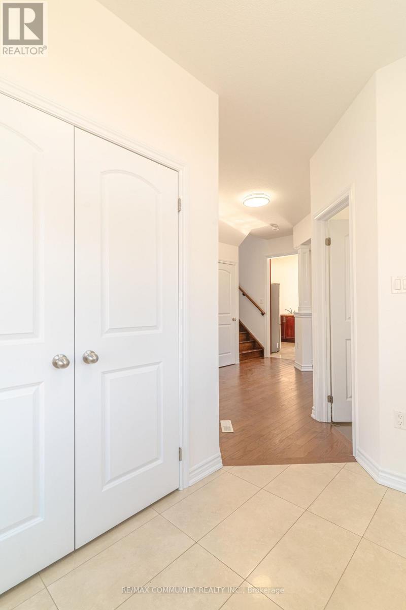 27 Bamburg Street, Georgina (Sutton & Jackson's Point), Ontario  L0E 1R0 - Photo 5 - N13021538