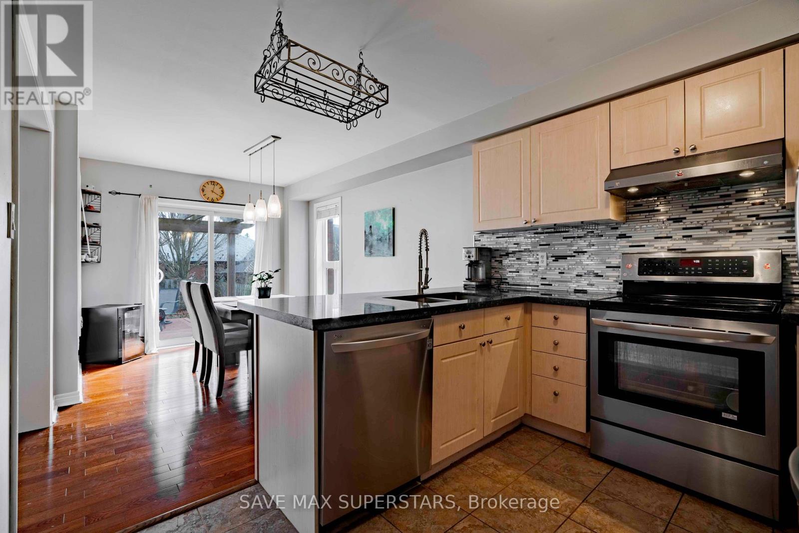 63 Gore Drive, Barrie, Ontario  L4N 5R5 - Photo 14 - S13021534