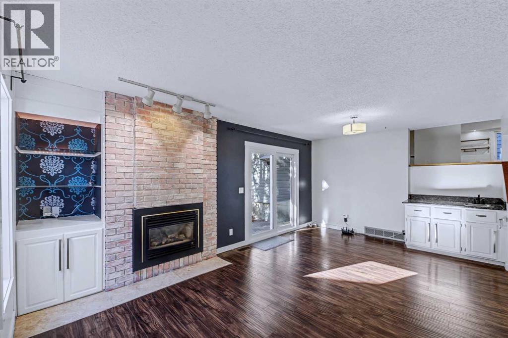 188 Bernard Drive NW, Calgary, Alberta  T3K 2B7 - Photo 12 - A2287043