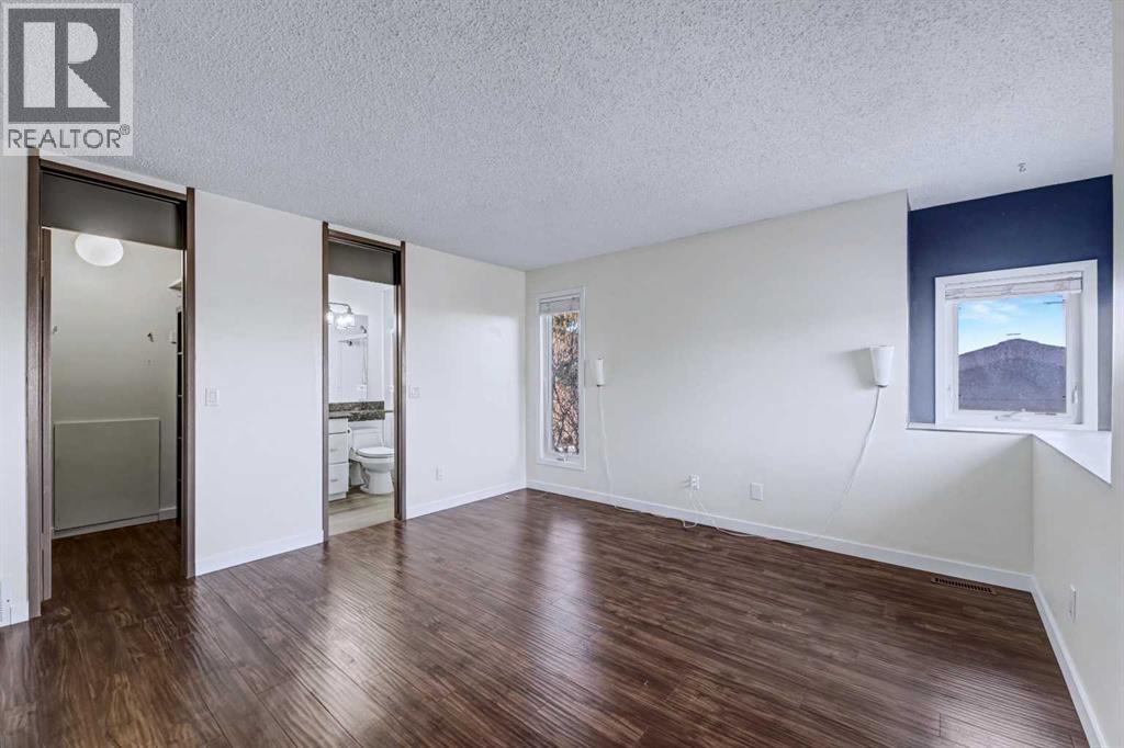 188 Bernard Drive NW, Calgary, Alberta  T3K 2B7 - Photo 14 - A2287043