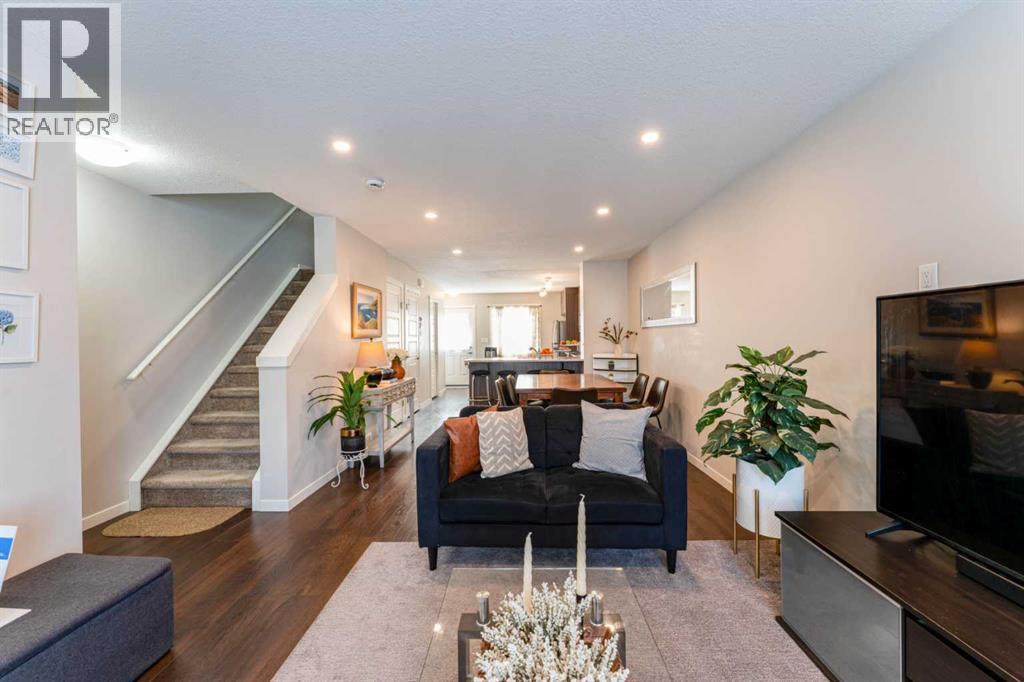 1732, 7451 Falconridge Boulevard Ne, Calgary, Alberta  T3J 0Z8 - Photo 3 - A2297389