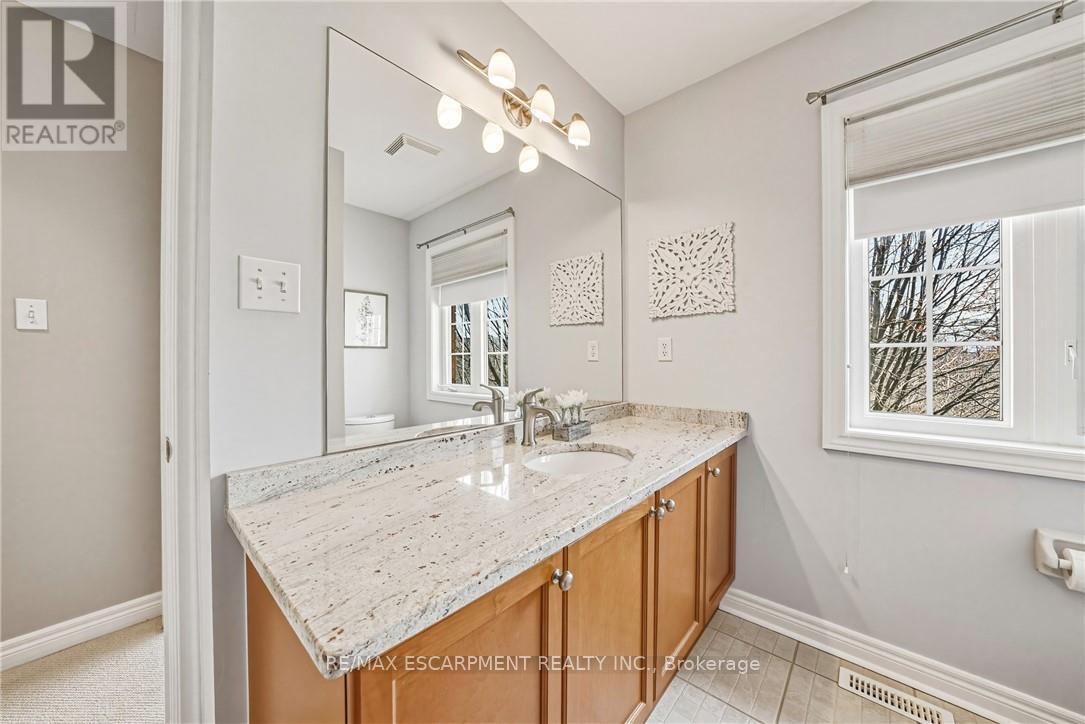 125 Creek Path Avenue, Oakville (Br Bronte), Ontario  L6L 6T3 - Photo 31 - W13021472