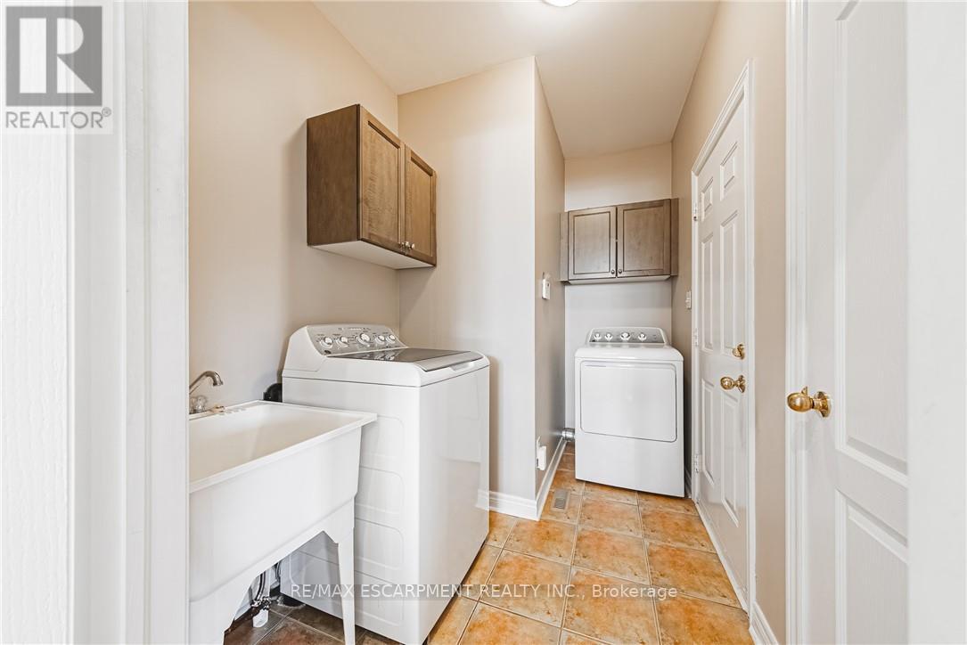 125 Creek Path Avenue, Oakville (Br Bronte), Ontario  L6L 6T3 - Photo 32 - W13021472