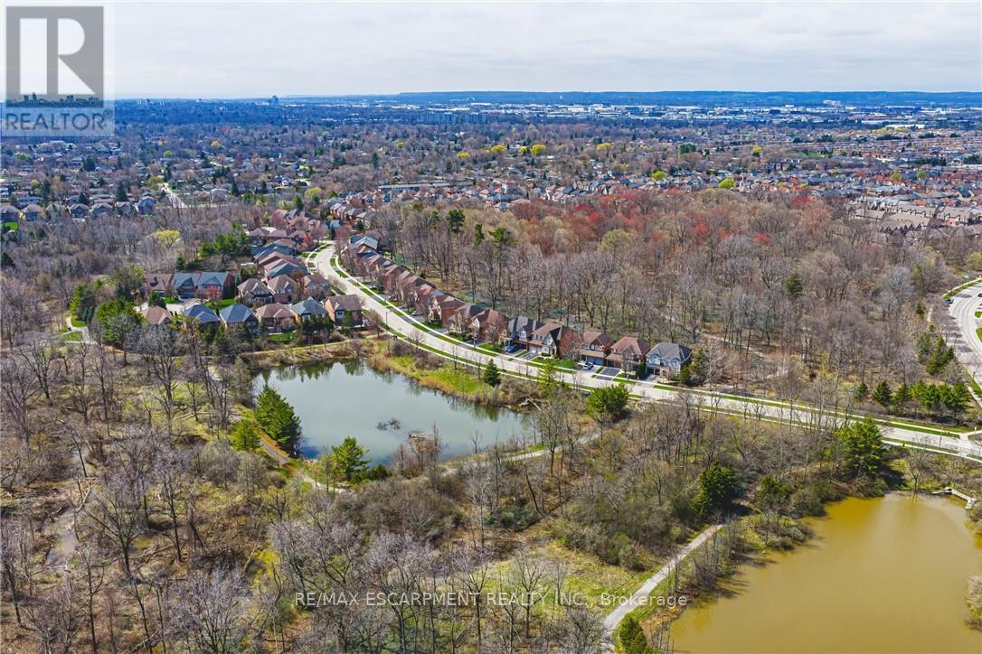 125 Creek Path Avenue, Oakville (Br Bronte), Ontario  L6L 6T3 - Photo 45 - W13021472