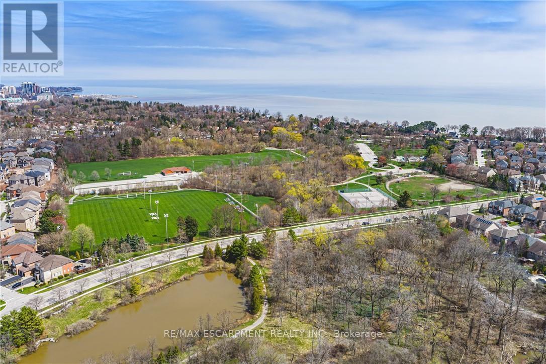 125 Creek Path Avenue, Oakville (Br Bronte), Ontario  L6L 6T3 - Photo 47 - W13021472