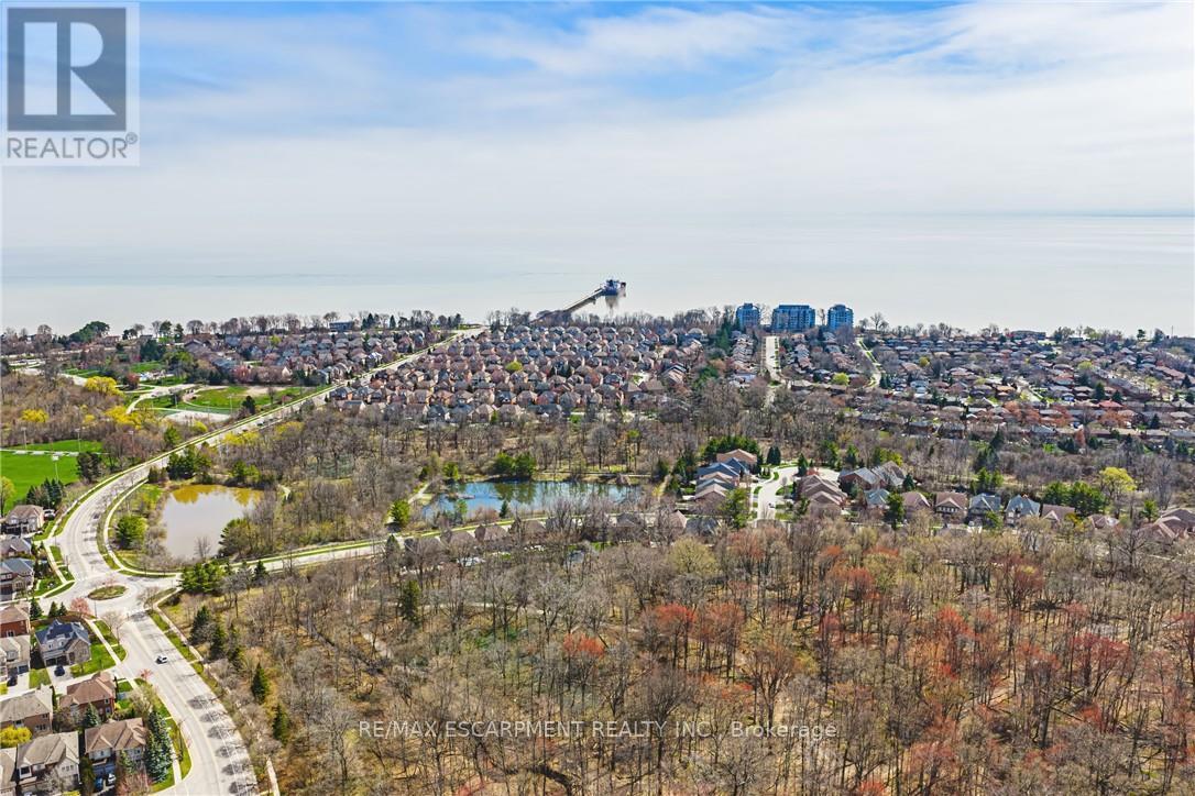 125 Creek Path Avenue, Oakville (Br Bronte), Ontario  L6L 6T3 - Photo 48 - W13021472