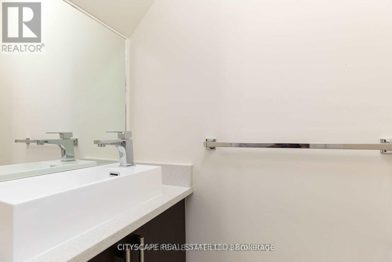 1060 Lansdowne Avenue, Toronto (Dovercourt-Wallace Emerson-Junction), Ontario  M5E 0A9 - Photo 19 - W13021478