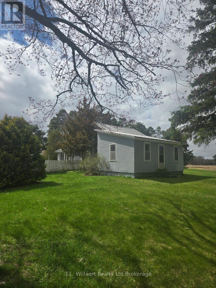 105 Norfolk County Rd 30 Road, Norfolk, Ontario  N4G 4G9 - Photo 2 - X13019048