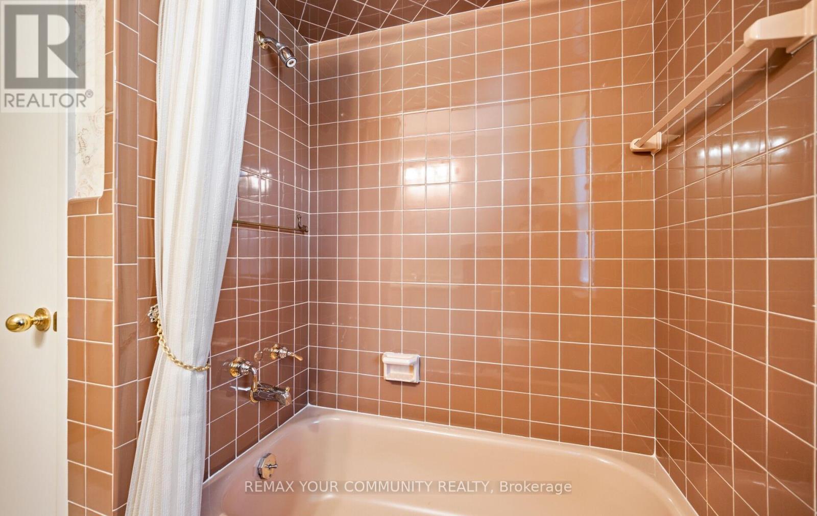 628 Shenandoah Drive, Mississauga, Ontario  L5H 1V9 - Photo 25 - W13021502